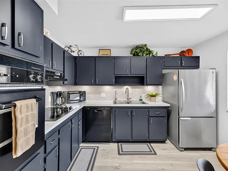 16431 Blatt Blvd #202 — Photo 22