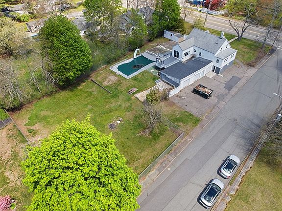 3rd image of 304 High St