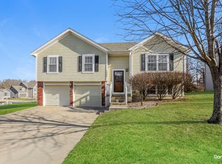 1602 NW Nolan Dr, Grain Valley, MO 64029