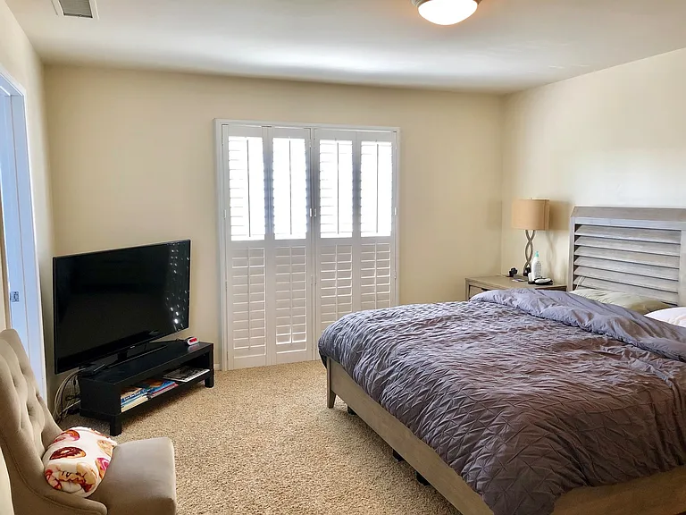 1644 Gramercy Ave — Photo 21