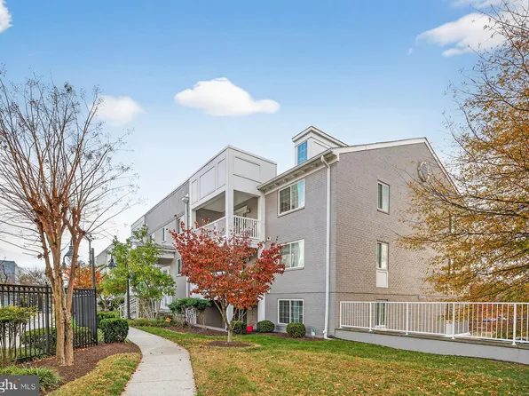 4163 S Four Mile Run Dr Unit 301, Arlington, VA 22204