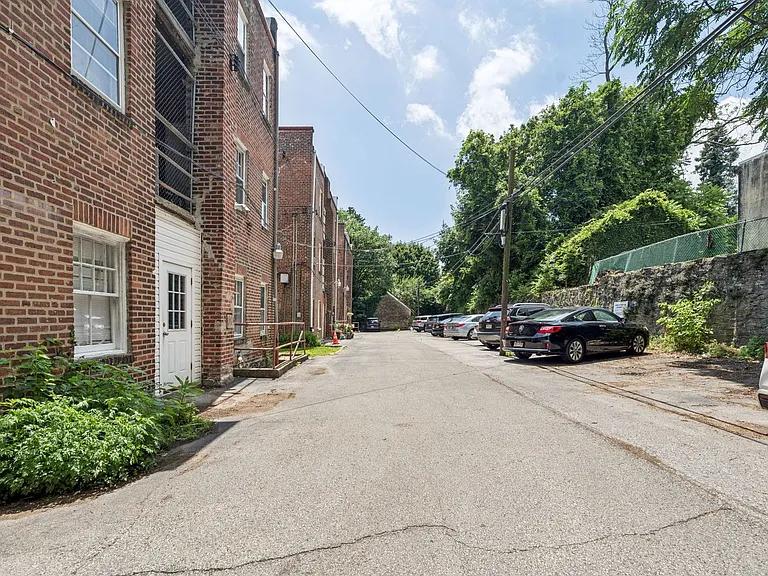 2254 Bryn Mawr Ave #12 — Photo 6