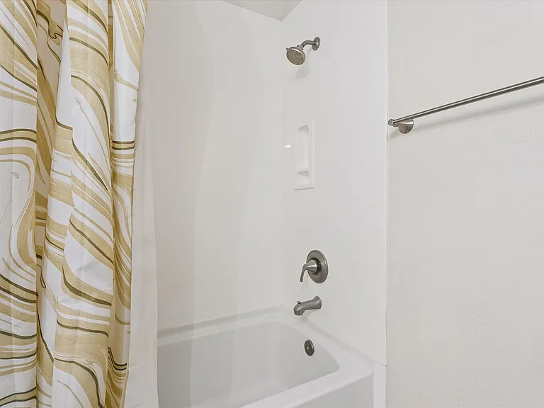 735 E South Mountain Ave — Photo 21