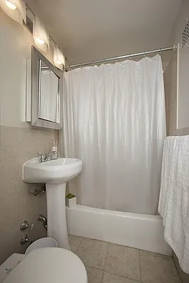 Rented by Triplemint | media 25