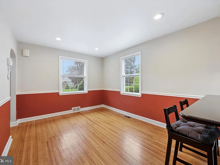 116 Walnut Hill Ln — Photo 4