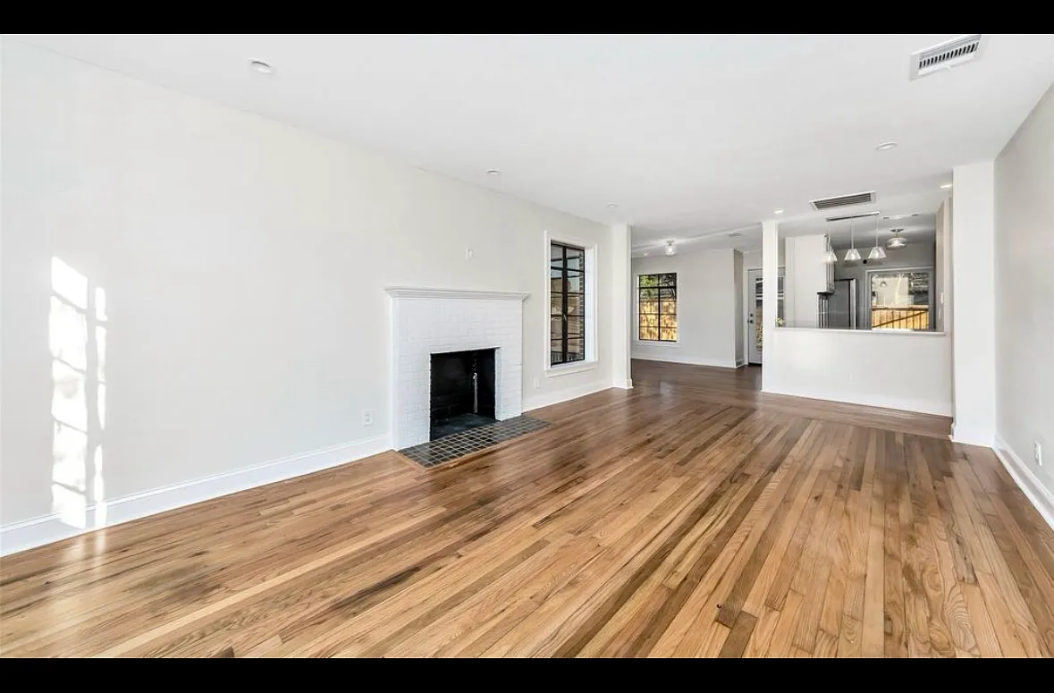 2 bed, 1085 sqft, $2,500 — Photo 2