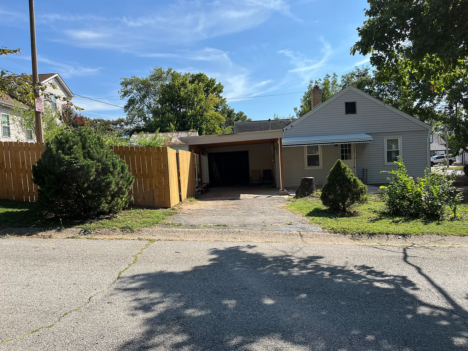 3 bed, 1.5 bath, 952 sqft, $1,800 — Photo 2