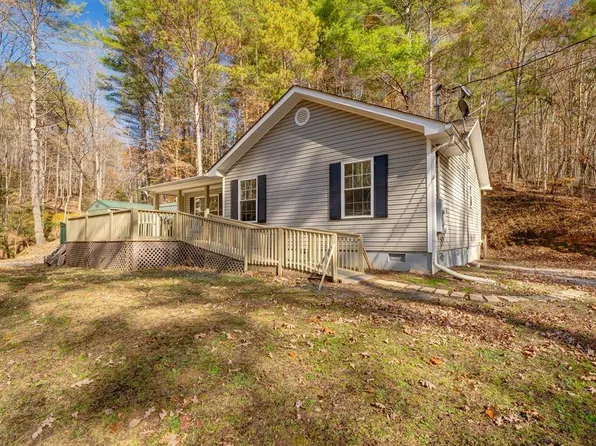 104 Nugget Ln, Ellijay, GA 30540