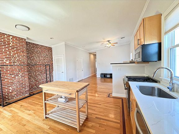3rd image of 614 Dorchester Ave #3