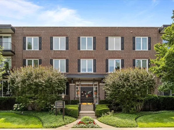 1350 N Western Ave APT 205, Lake Forest, IL 60045