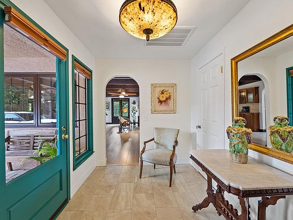 4th image of 780 Calabasas Rd