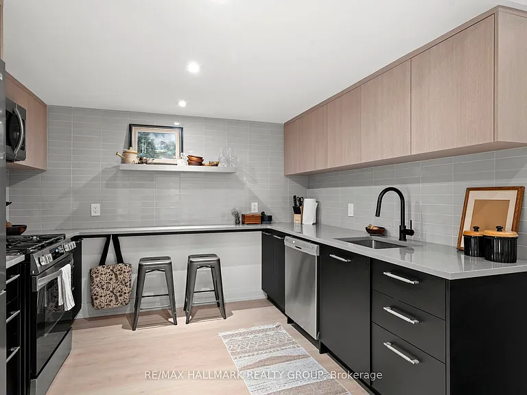 130 Glenora St #2B — Photo 13