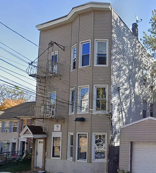 94 N 3rd St #3