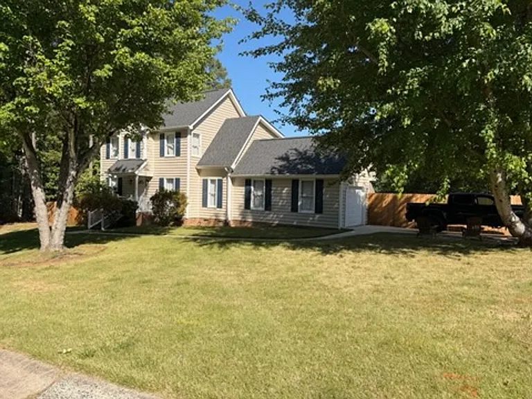 2502 Faucette Ave — Photo 3