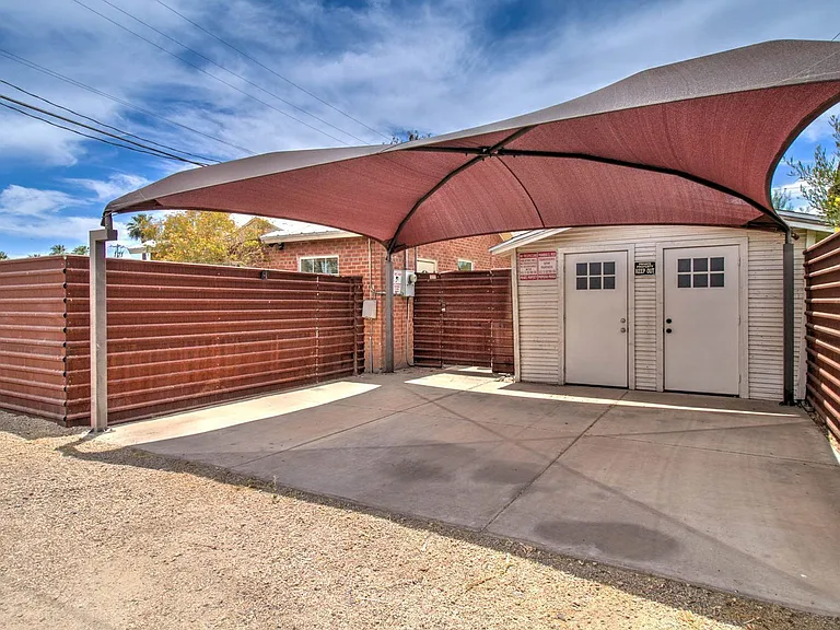 1010 E Coronado Rd — Photo 18