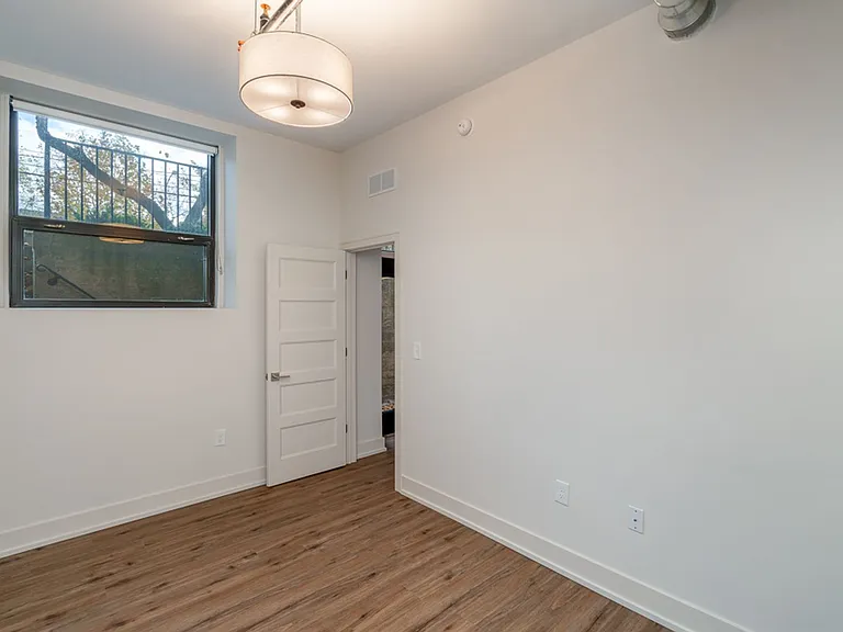875 Michigan Ave — Photo 68