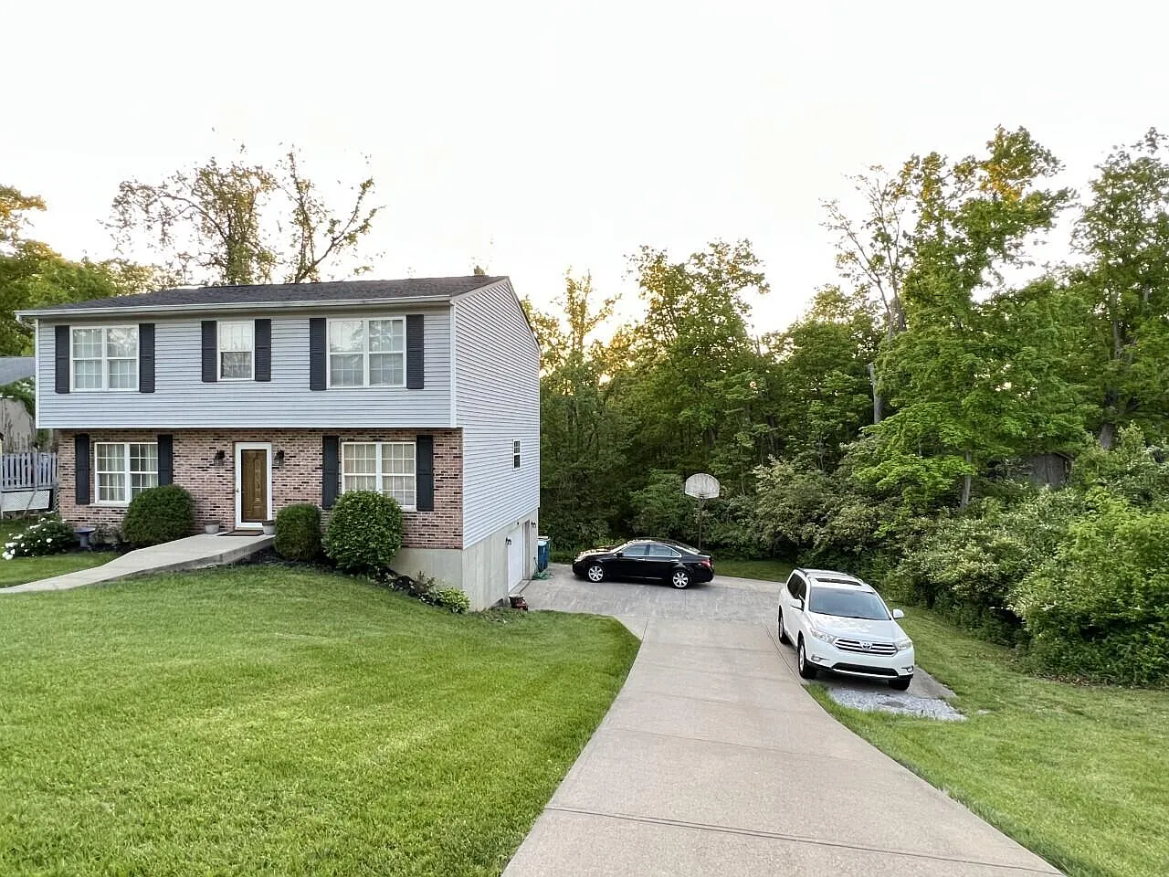 736 Oakland Dr photo 1