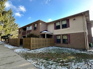 19345 Surrey Ln, Northville, MI 48167