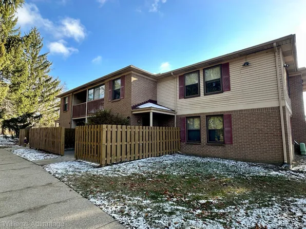 19345 Surrey Ln, Northville, MI 48167