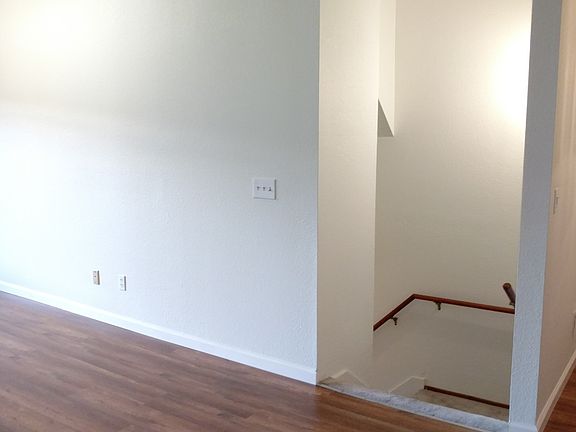 2nd image of 452 29th Ave