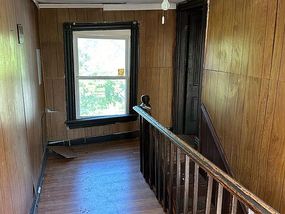 5th image of 414 Taylor St