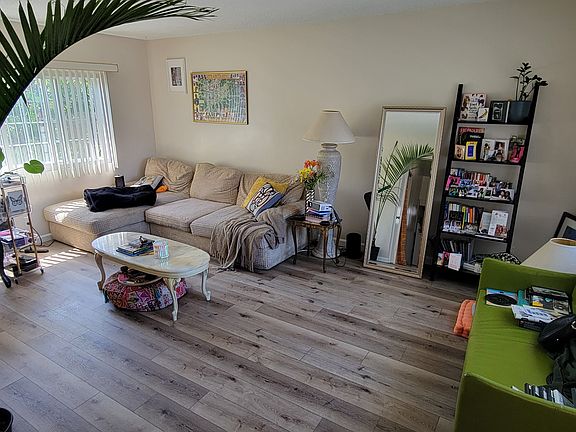 5th image of 531 S Flower St APT 6