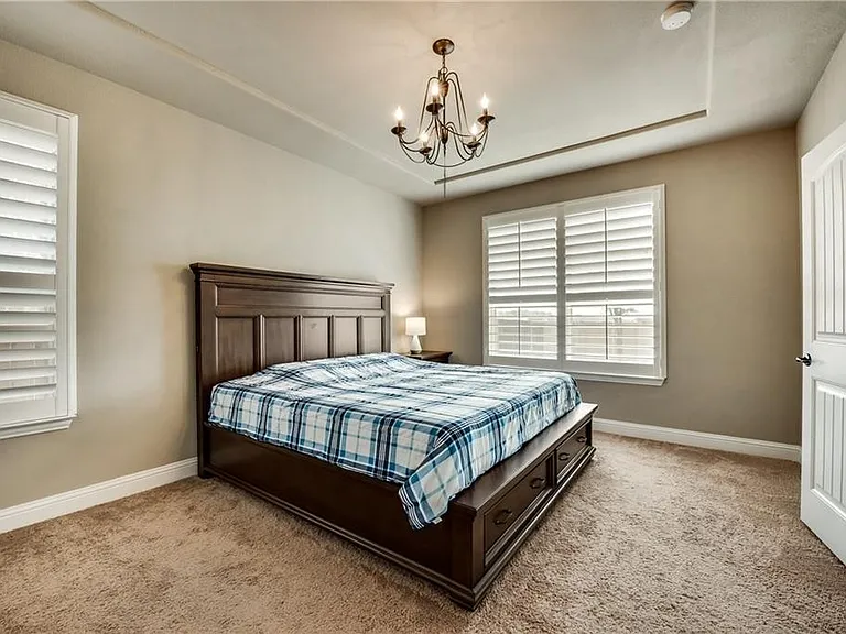 1025 Spring Falls Dr — Photo 10