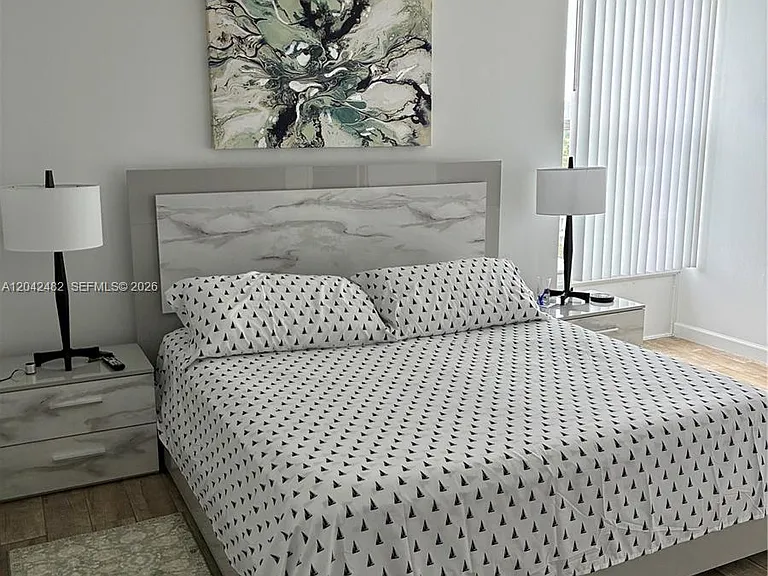 2000 NE 135th St #710 — Photo 10