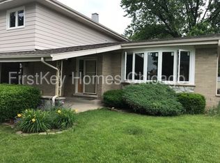 9617 S Tripp Ave, Oak Lawn, IL 60453