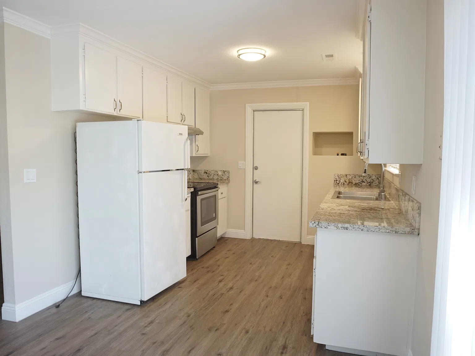 3 bed, 1336 sqft, $2,650 — Photo 3