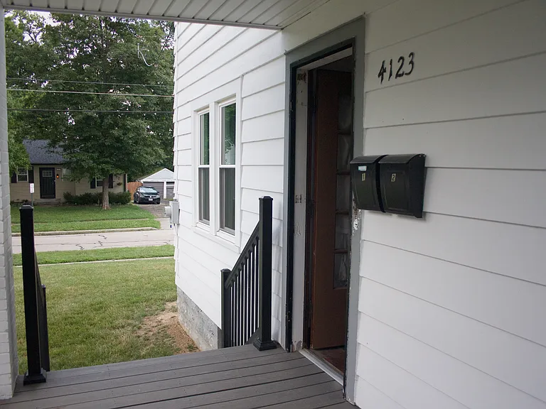 4123 Saint James Ave #1 — Photo 36