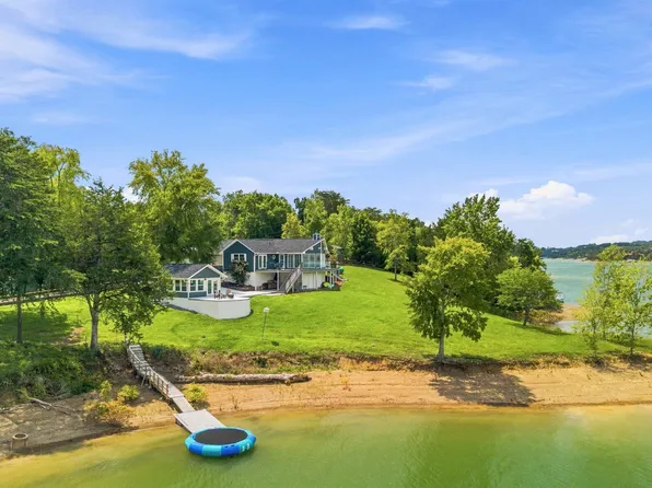952 Leisure Ln, Pigeon Forge, TN 37876
