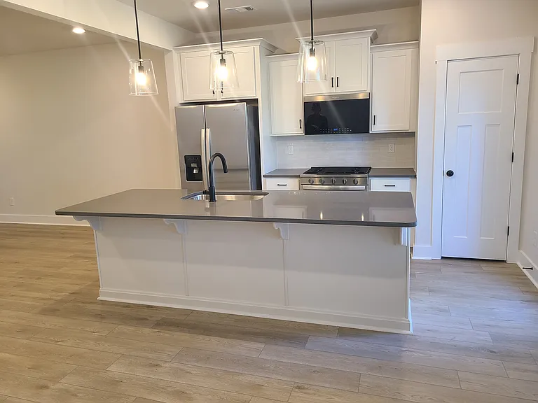 546 W Norvell Ct — Photo 4