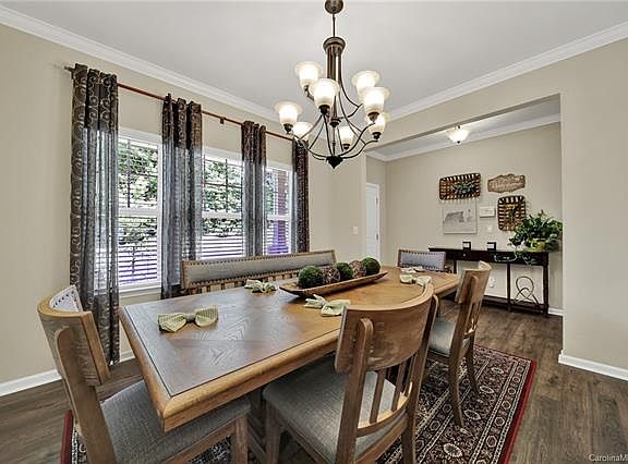 3rd image of 2515 Courtland Dr