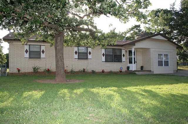 1st image of 4909 NE Woodland Park Ter