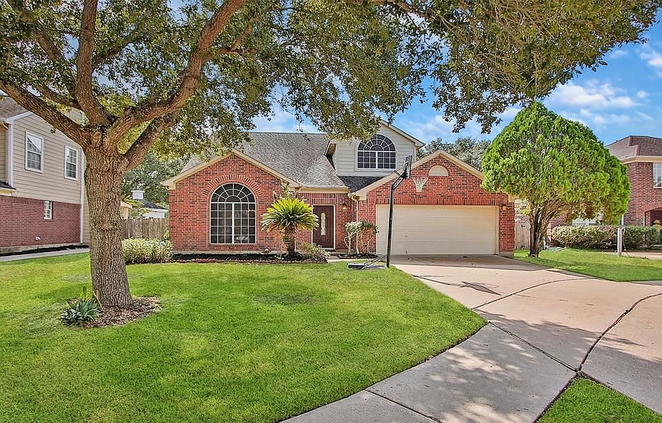 1st image of 514 Hawthorn Pl