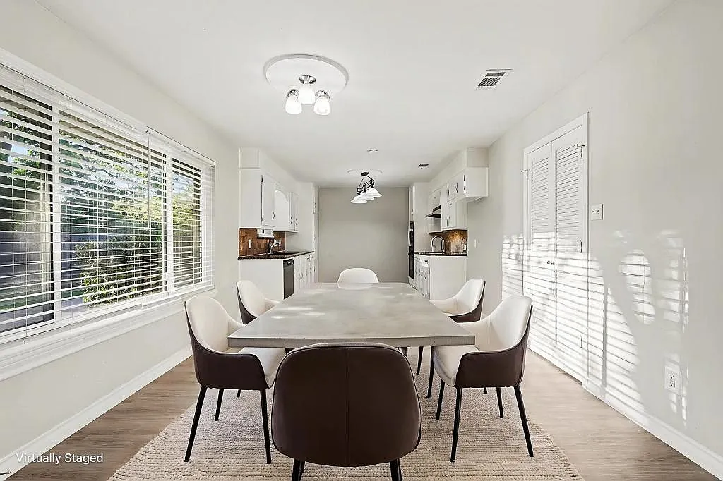 4900 Ridgeline Dr — Photo 3