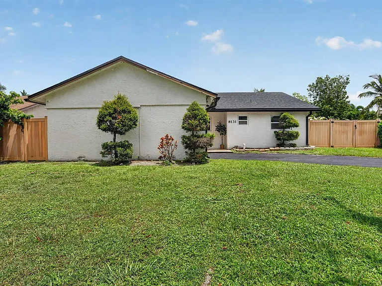8131 NW 44th Ct — Photo 69