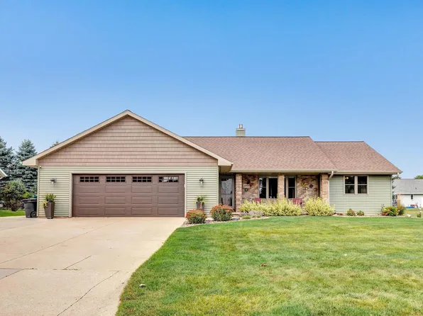 3098 Jaguar Ln, Green Bay, WI 54313