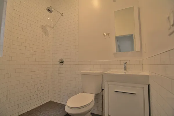 Rented by Hagstrom Management Inc | media 11