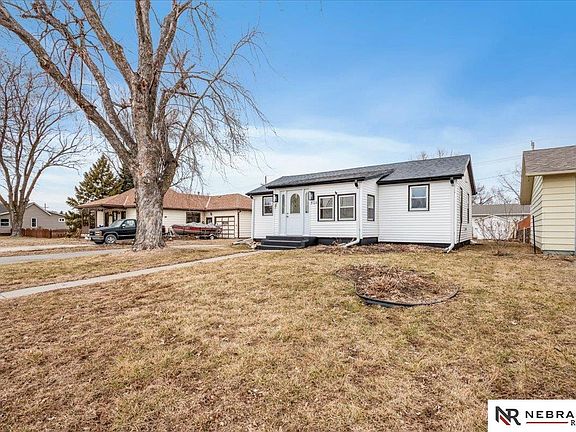 3rd image of 504 Jefferson St