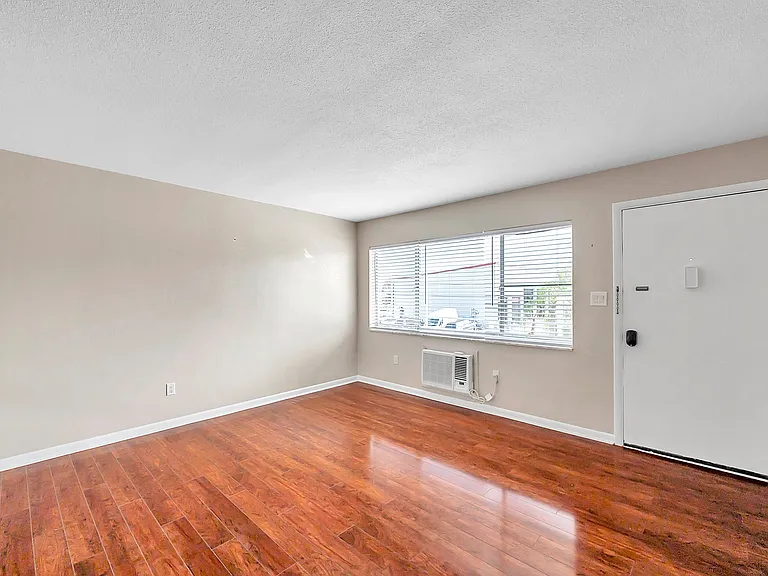 2366 Shelley St #12 — Photo 12