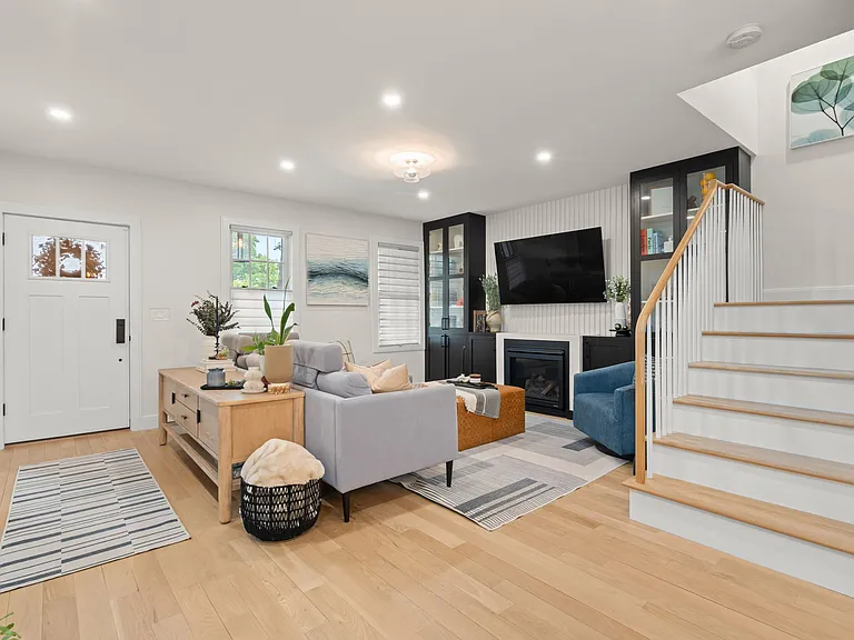 8 Bates Ct — Photo 4