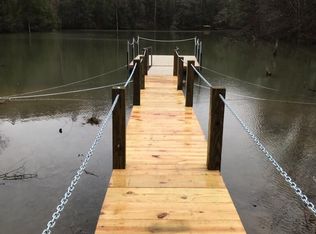 411 Cliffs Edge Rd, East Bernstadt, KY 40729