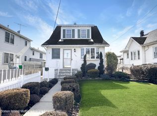 1056 Arden Ave, Staten Island, NY 10312