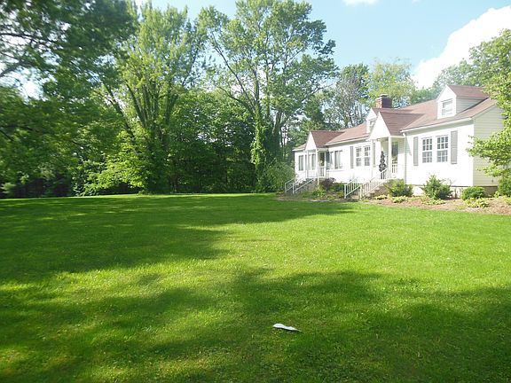 2nd image of 1293 Maple Avenue