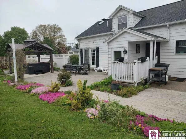 4985 W Main Rd, Fredonia, NY 14063