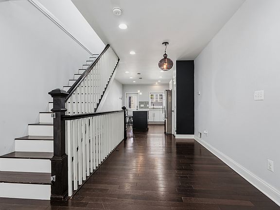 4th image of 412 S East Ave