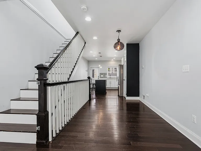 412 S East Ave — Photo 4
