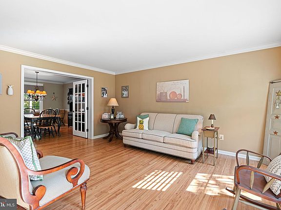 4th image of 535 Olivia Way